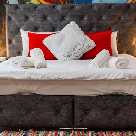 Artistic Loft With Amazing View Апартамент *