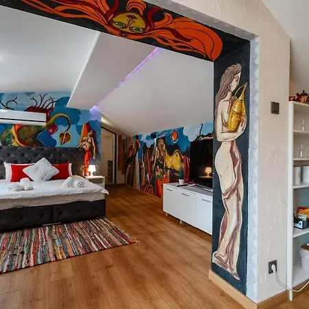 Апартамент Artistic Loft With Amazing View Пловдив